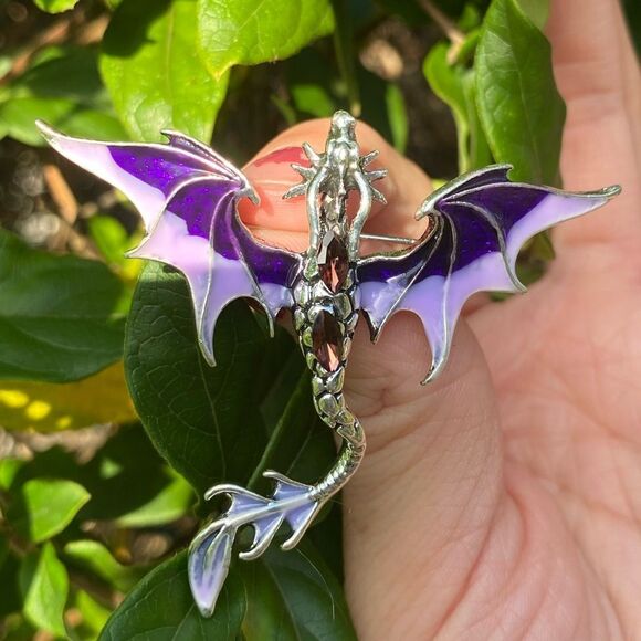 Vintage Inspired Purple Ombré and Silver Dragon Brooch Engraved Detailing - Picture 2 of 5